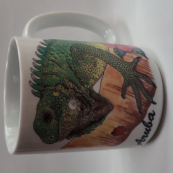Souvenir Coffee Mug With An Iguana And Ladybug On A Hibiscus Branch - Picture 8 of 12